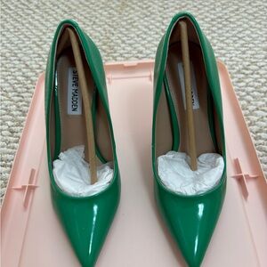 Steve Madden Vibrant Green Heels